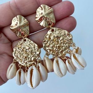 Brand new stunning handmade cowrie shell earrings
